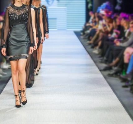 what to wear to a fashion show