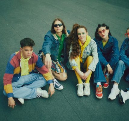 90s vs 2000s fashion